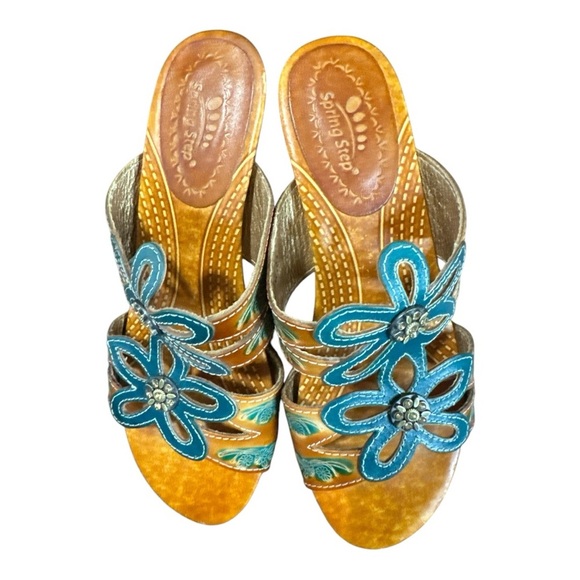 Women's Floral Embellished Sandals - Picture 6 of 6